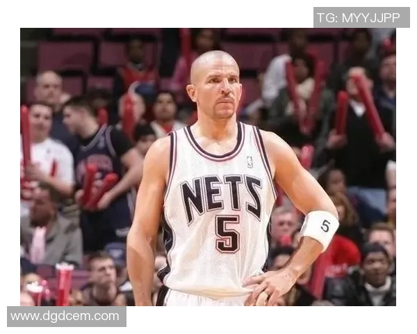 篮网核心荣膺月度最佳球员实至名归展现球队凝聚力与竞技风采