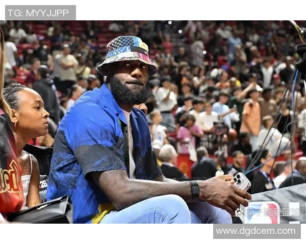 詹姆斯状态下滑昔日王者未来选择与职业生涯走向分析